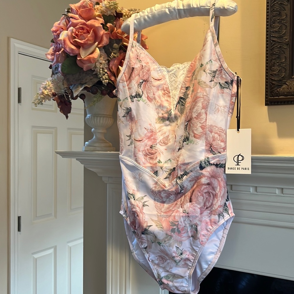 Danae De Paris Antoinette Belle Rose leotard Adult XS.